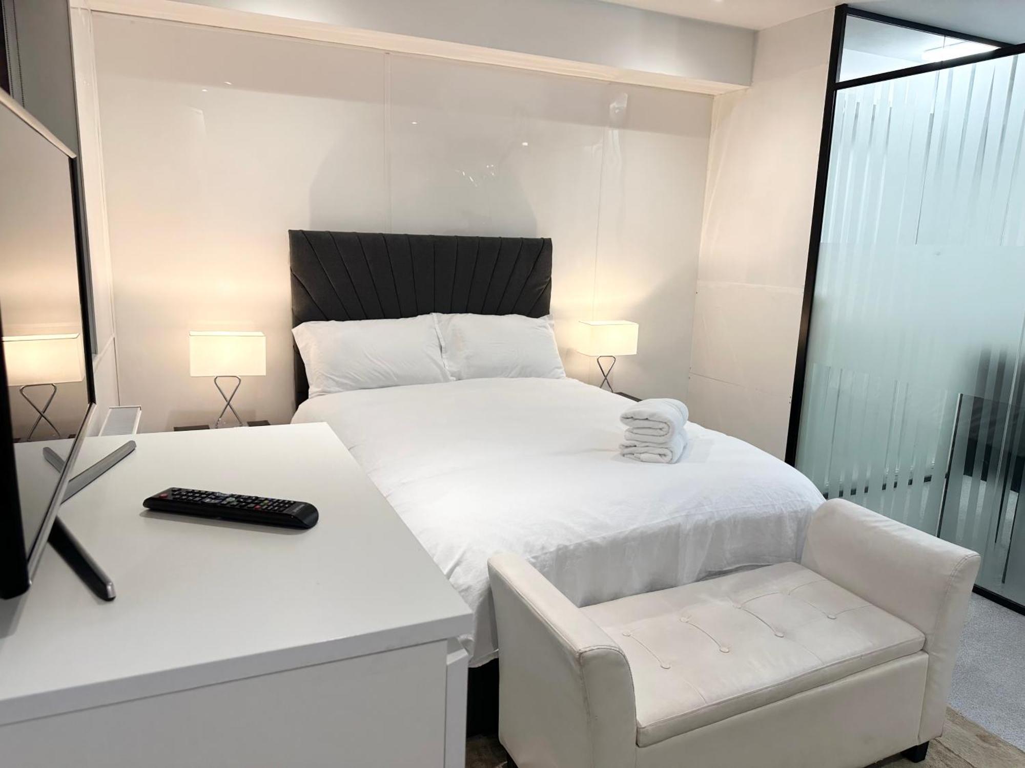 Апартаменты Westferry Two *