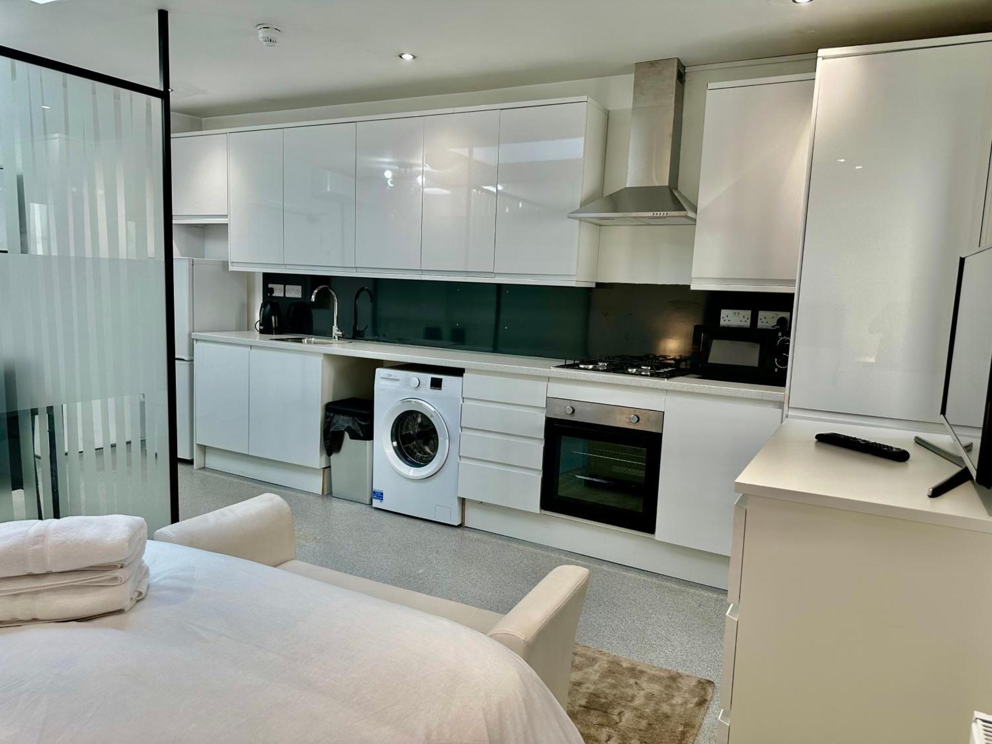 Апартаменты Westferry Two *